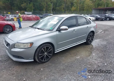 2011 Volvo S40 T5/T5 R-Design из США, поврежденный, VIN YV1672MS3B2535581